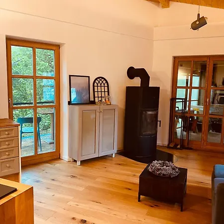 Gaestehaeuschen Mit Kamin